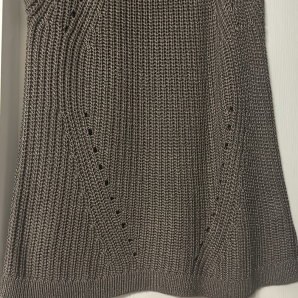 Brown sweater - Picture 3 of 6